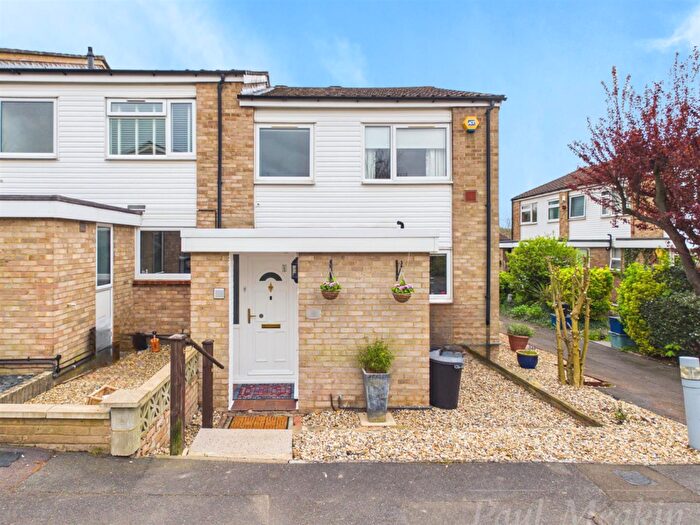 3 Bedroom End Of Terrace House For Sale In Viney Bank, Court Wood Lane, Croydon, CR0