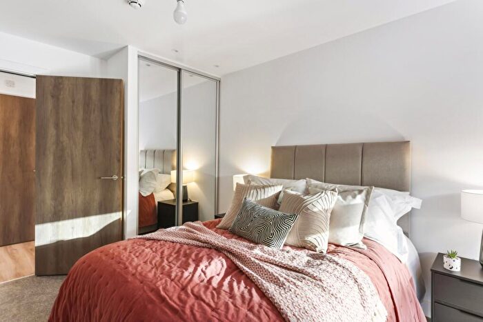 2 Bedroom Flat To Rent In Mercer West Madison East, LS2