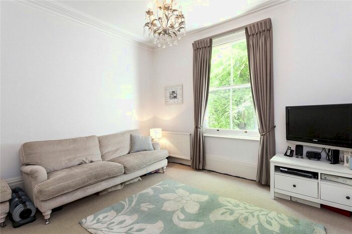 2 Bedroom Flat To Rent In Peterborough Villas, London, SW6
