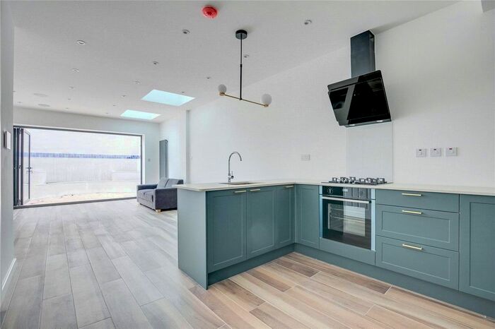 4 Bedroom Maisonette To Rent In Turneville Road, West Kensington, London, W14