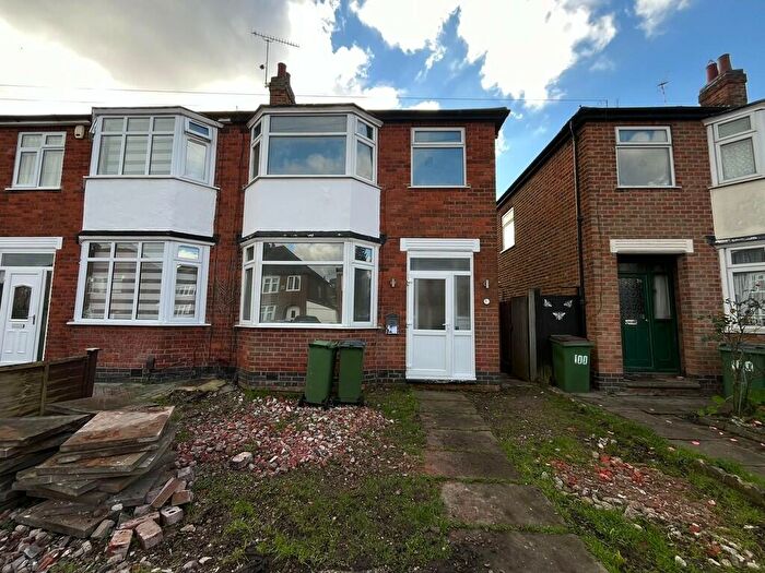 4 Bedroom Semi-Detached House To Rent In Braunstone Close, Leicester, LE3