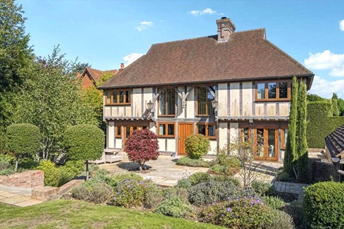 6 Bedroom Detached House For Sale In Paddock Way, Ashley Green, HP5