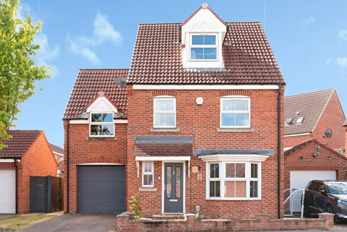 4 Bedroom Detached House For Sale In Gilderidge Park, Kingswood, Hull, HU7