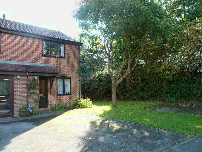2 Bedroom Semi-Detached House To Rent In Buckingham Road, Petersfield, GU32