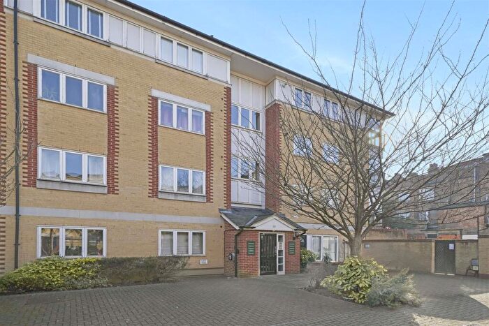 1 Bedroom Flat To Rent In Wilmer Place, Stoke Newington, N16