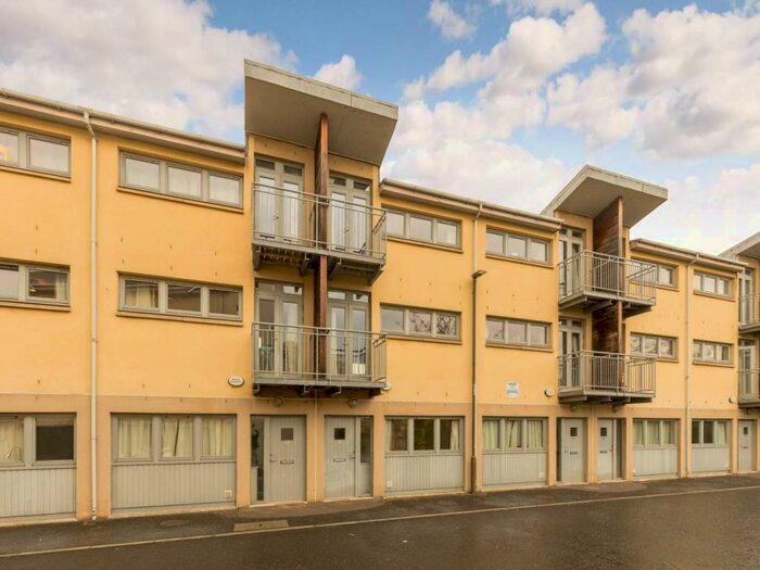 4 Bedroom House To Rent In Slateford Road, Edinburgh, EH14