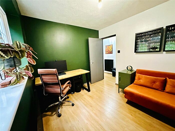 2 Bedroom Apartment For Sale In Spindlewood Gardens, Parkhill, East Croydon, South Croydon, CR0