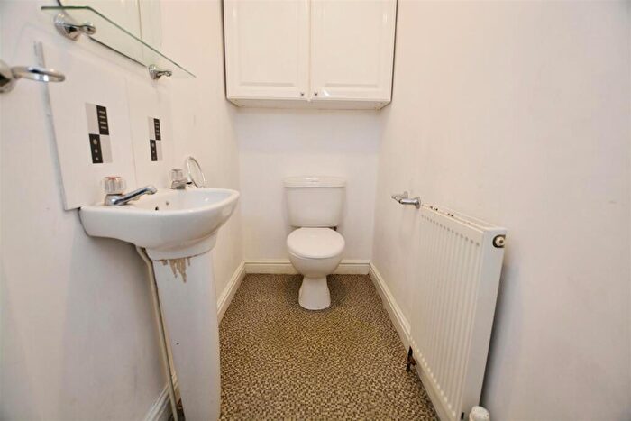 2 Bedroom Semi-Detached House For Sale In Sandpiper Way, Barton-Upon-Humber, DN18