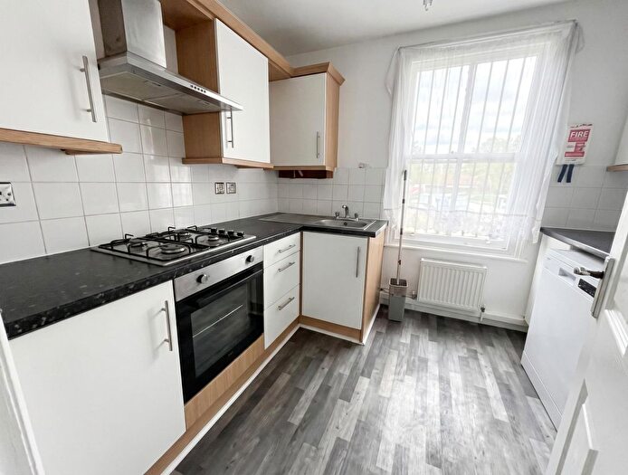 4 Bedroom Flat To Rent In High Road, Tottenham, N17