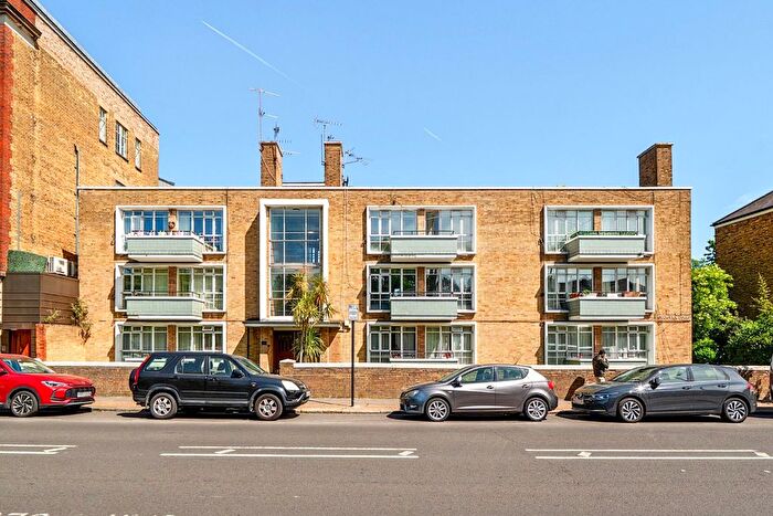 2 Bedroom Flat For Sale In Paddenswick Road, Hammersmith, London, W6