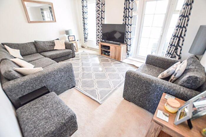 3 Bedroom End Of Terrace House For Sale In Grosvenor Place, NE24