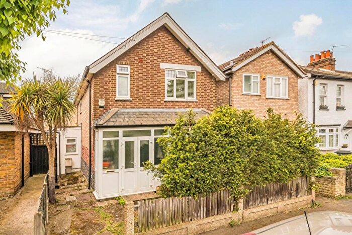 3 Bedroom Detached House For Sale In Tolworth Road, Surbiton, KT6