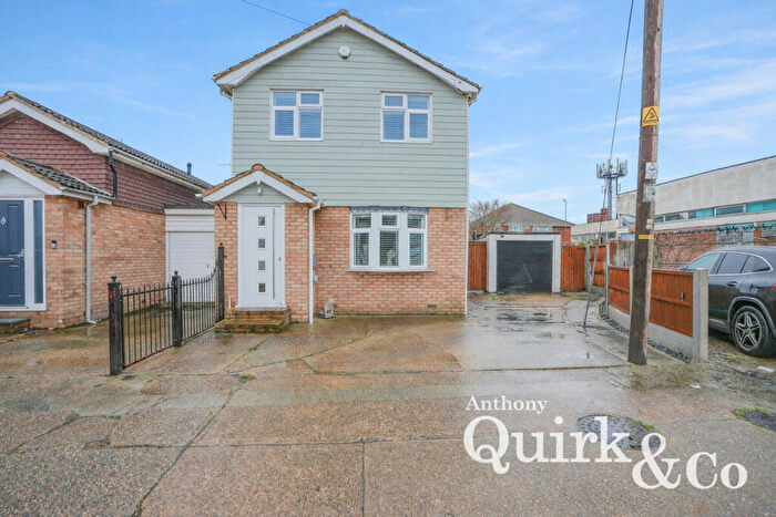 3 Bedroom Detached House For Sale In Westwood Road, Canvey Island, SS8
