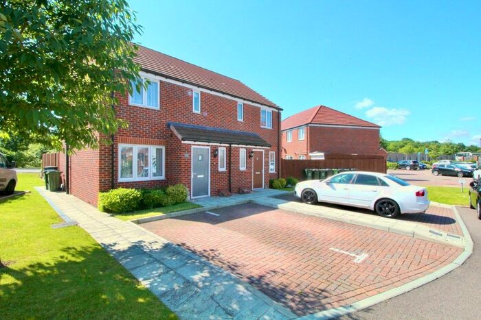 3 Bedroom Semi-Detached House To Rent In Ellingham View, Dartford, DA1