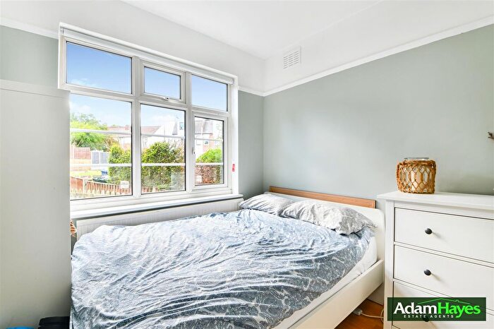 2 Bedroom Flat For Sale In Eversleigh Road, Finchley, N3