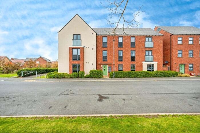 2 Bedroom Flat For Sale In Courtenay Croft, Eagle Farm South, Milton Keynes, MK17