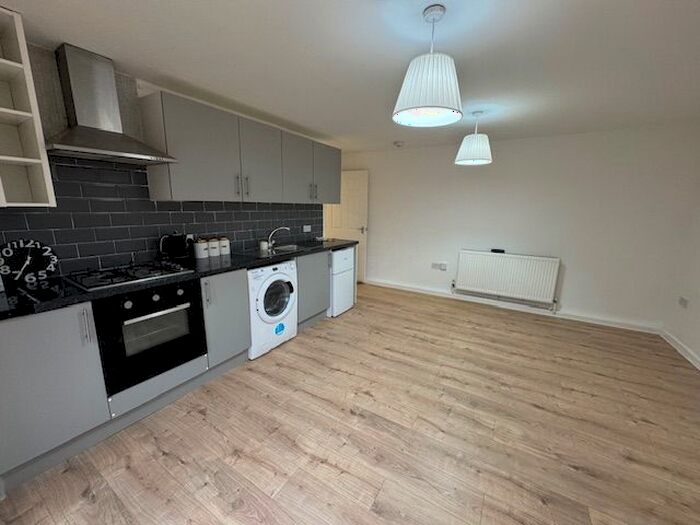 1 Bedroom Flat To Rent In Franklyn Lane, Bristol, BS2