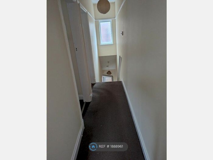 2 Bedroom Flat To Rent In Newport Road, Stafford, ST16