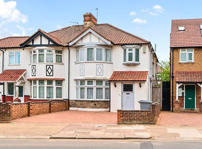 3 Bedroom Semi Detached House For Sale In Kendal Road, London, NW10