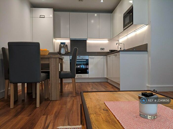 2 Bedroom Flat To Rent In Drake Way, Reading, RG2