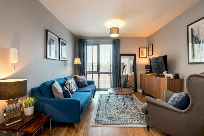 2 Bedroom Flat To Rent In Plaza Boulevard, Liverpool, L8