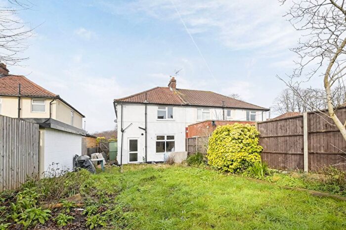 3 Bedroom Semi-Detached House To Rent In Broadwater Road, Tooting Broadway, London, SW17