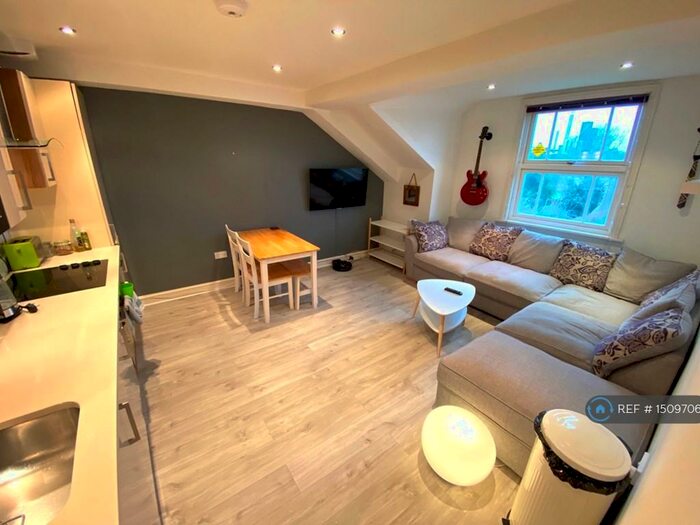 2 Bedroom Flat To Rent In Outram Road, Croydon, CR0