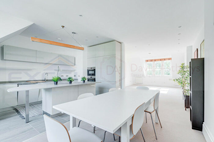 3 Bedroom Penthouse To Rent In Heath Drive, Hampstead, London, NW3