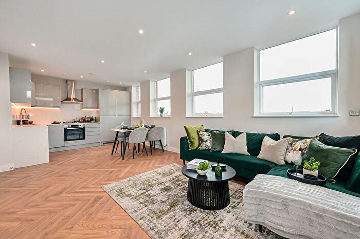 2 Bedroom Flat For Sale In Camp Road, Farnborough, GU14