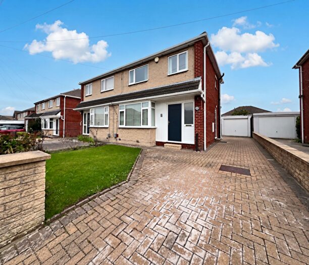 3 Bedroom Semi-Detached House For Sale In Rydal Drive, Huddersfield, HD5