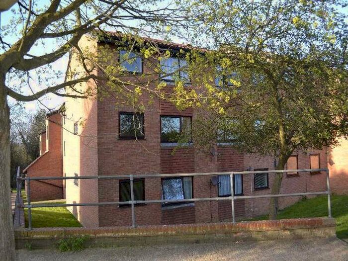 2 Bedroom Apartment To Rent In Valley Green, Hemel Hempstead HP2