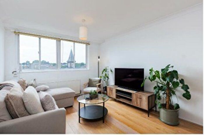 1 Bedroom Flat To Rent In Upper Richmond Road, Putney Hill, SW15