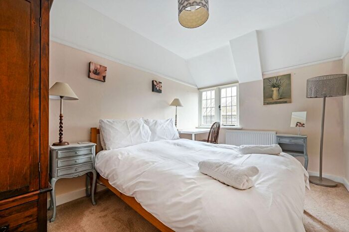 7 Bedroom Detached House To Rent In Broad Street, Guildford, GU3