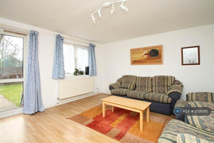 3 Bedroom Maisonette To Rent In Sark Walk, London, E16