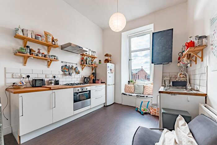 2 Bedroom Flat For Sale In Cathcart Road, Flat /, Crosshill, Glasgow, G42