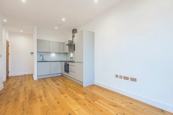 1 Bedroom Apartment To Rent In Newtown Road, Henley, RG9