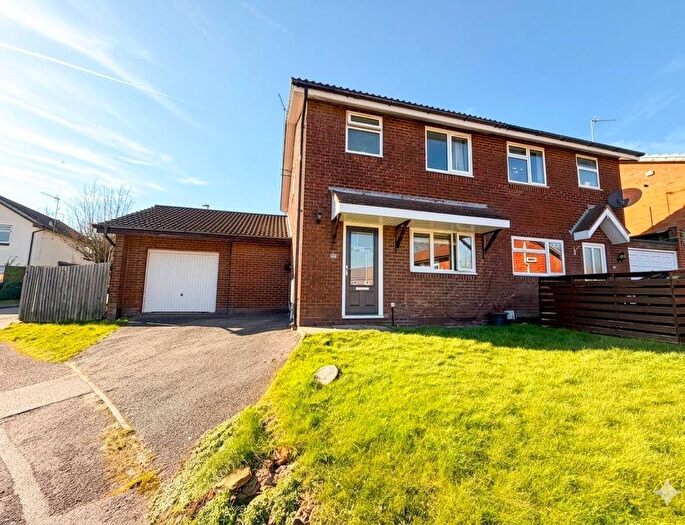 3 Bedroom Property For Sale In Oriel Road, Daventry, NN11