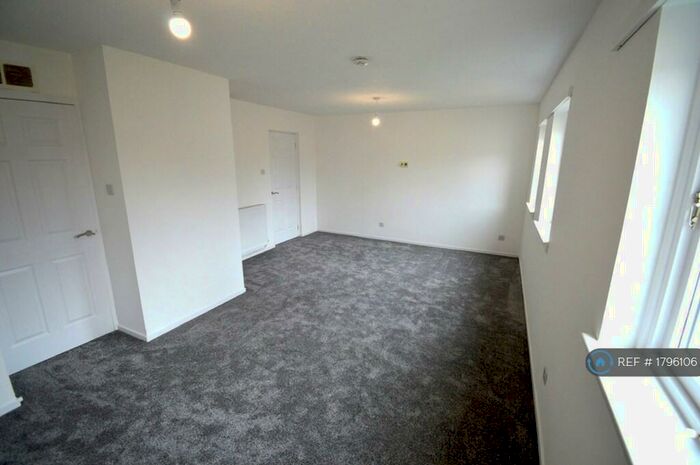 3 Bedroom Maisonette To Rent In Lemon Place, Aberdeen, AB24