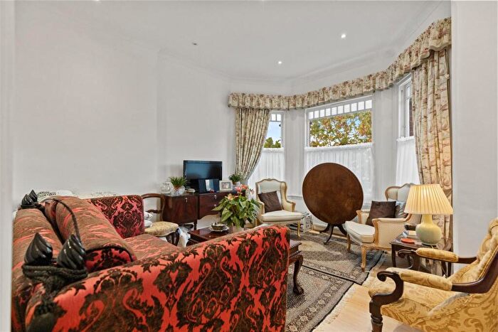 1 Bedroom Flat For Sale In Anson Road, Mapesbury, NW2