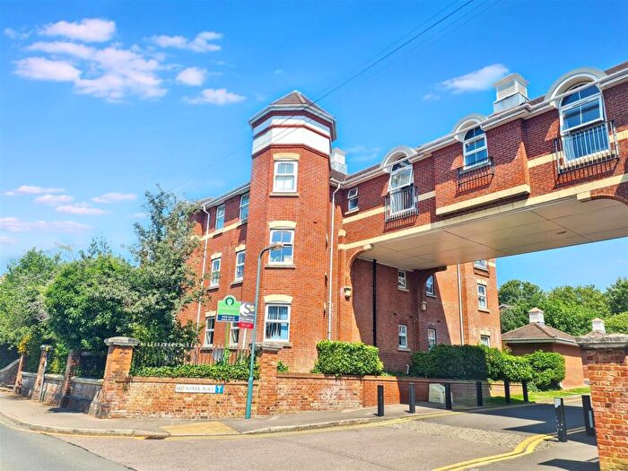 2 Bedroom Apartment For Sale In Old School Place, Maidstone, ME14