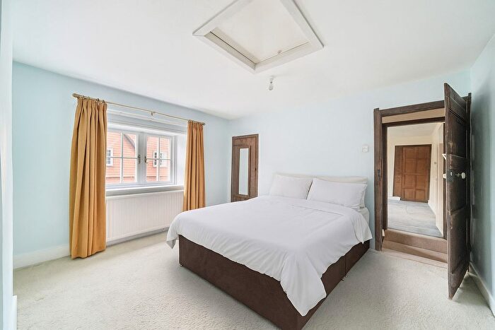 3 Bedroom End Terrace House For Sale In Haslemere Road, Liphook, GU30