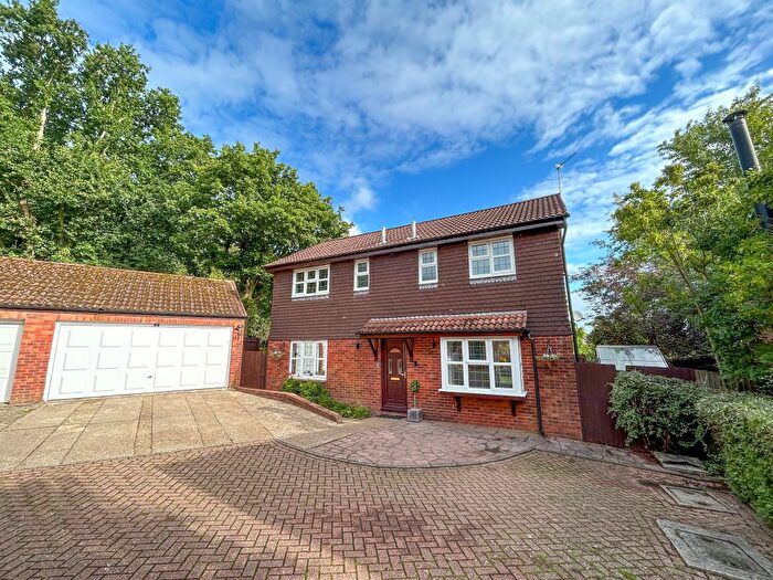 4 Bedroom Detached House To Rent In Rockington Way, Crowborough, TN6