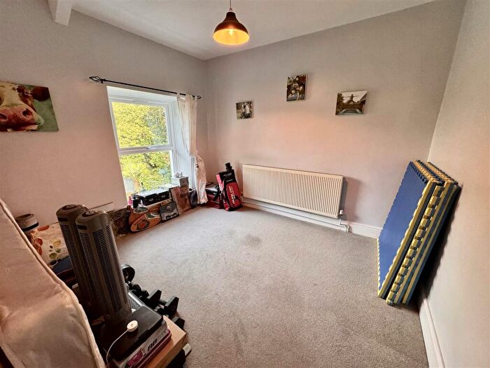 3 Bedroom Detached House For Sale In Llandeilo Road, Garnant, Ammanford, SA18