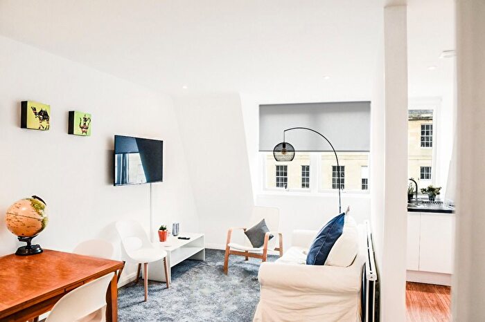 2 Bedroom Flat To Rent In Fettes Row, New Town, Edinburgh, EH3