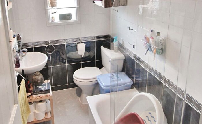 1 Bedroom Flat To Rent In Eastfields Road, Ealing, W3