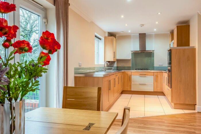 2 Bedroom Apartment To Rent In London Road, Sunningdale, SL5