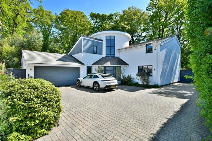 5 Bedroom Detached House For Sale In Wimborne Road, Colehill, BH21