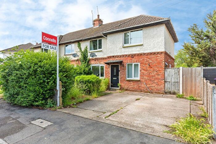 3 Bedroom Semi Detached House For Sale In The Drive, Grantham, NG31