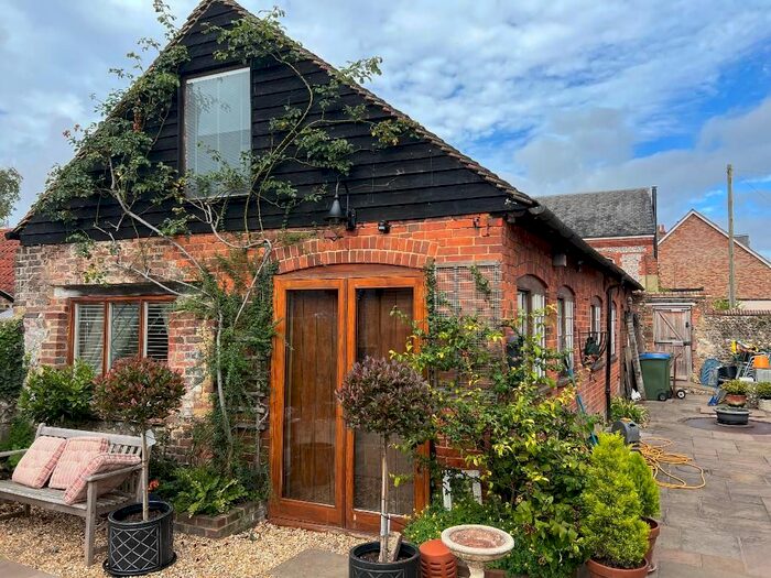 1 Bedroom Detached House To Rent In Church Street, Steyning, West Sussex, BN44