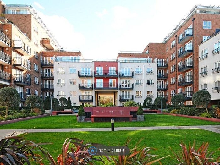 2 Bedroom Flat To Rent In Royal Quarter, Kingston Upon Thames, KT2